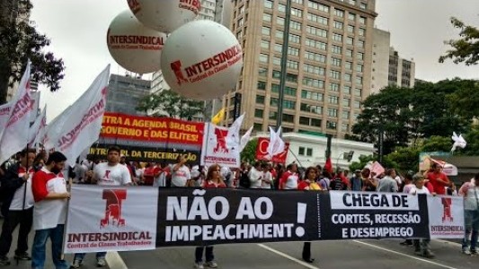 Unidos pelo #ForaCunha e contra o impeachment e ajuste fiscal
